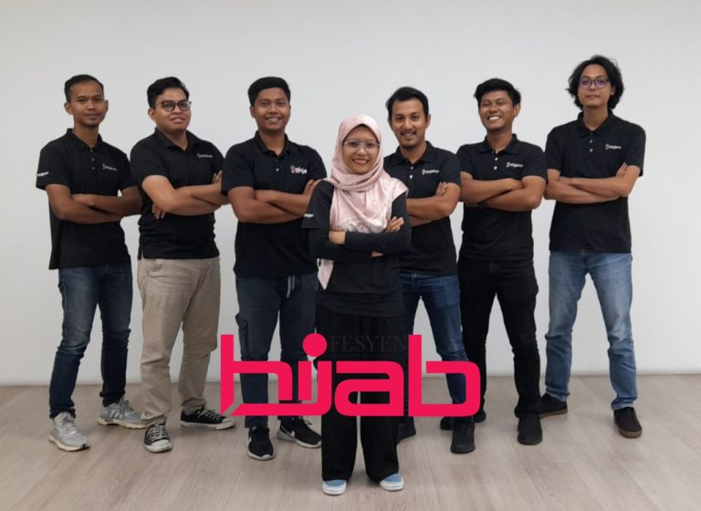 Atika selesa dalam industri logistik, kemudi lebih 100 pemandu lelaki