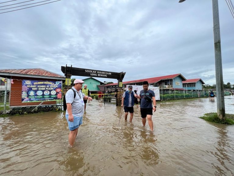 PRU-15: SPR gantung pengundian di 11 pusat mengundi Parlimen Baram kerana cuaca buruk