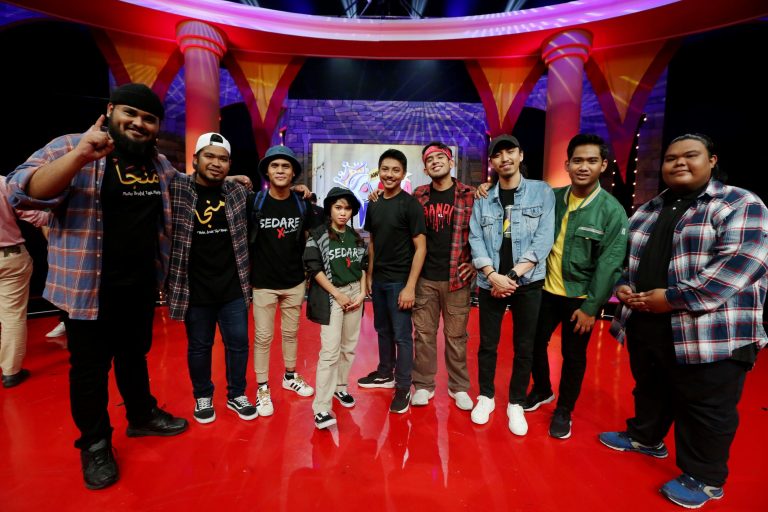 5 finalis bakal rebut gelaran juara Awesome Raja Lawak