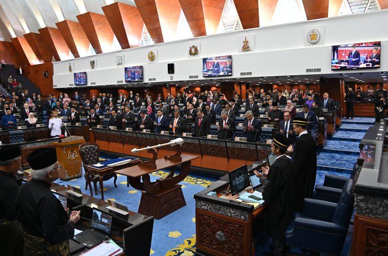 Lebih 10 ahli Parlimen kerajaan berubah angin sokong PN?