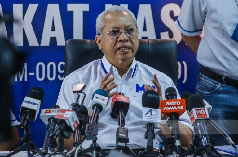 ‘Jika Kit Siang nak saman, silakan’ – Annuar