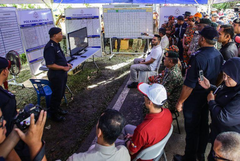 Raja Muda Selangor tinjau operasi SAR tanah runtuh
