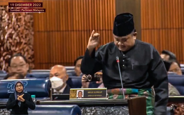 Mohd Sany angkat sumpah daripada tempat duduk