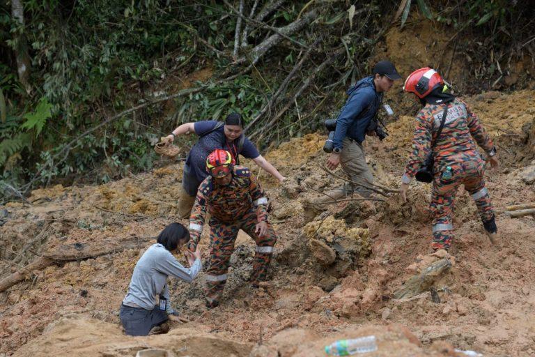 Majalah 3 papar tayangan eksklusif dokumentari khas tragedi tanah runtuh Batang Kali malam ini