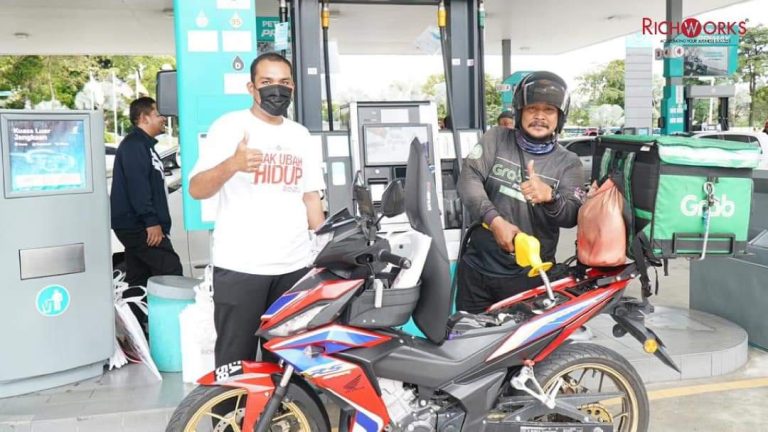 Lebih 1,000 kenderaan terima minyak percuma sekitar Lembah Klang