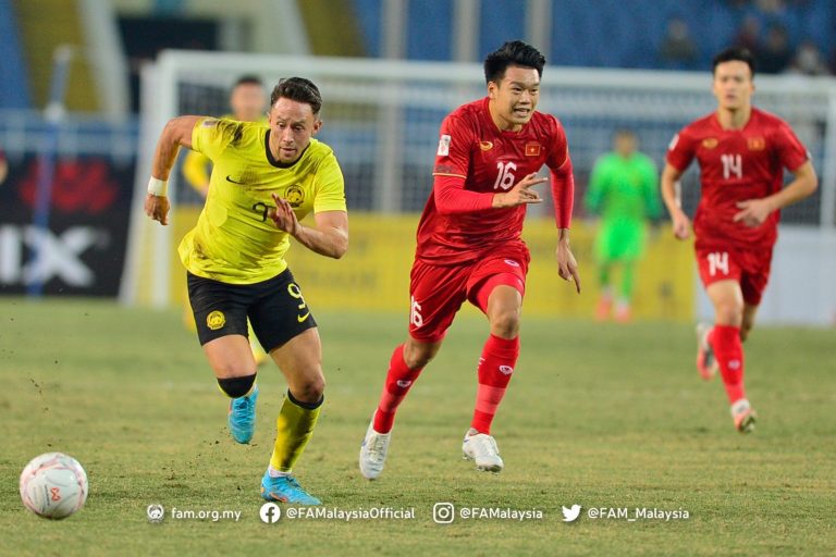 Piala AFF: Vietnam tewaskan Malaysia 3-0 dalam perlawanan penuh kontroversi