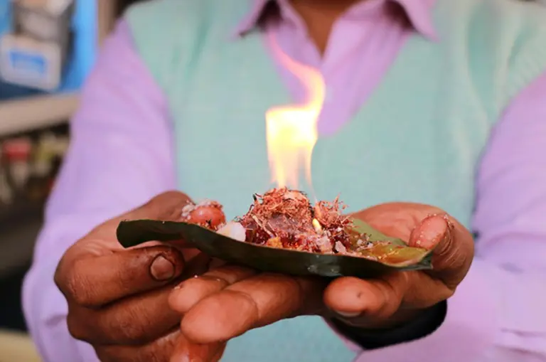 Fire Paan : Hidangan sirih berapi, antara makanan jalanan popular di India