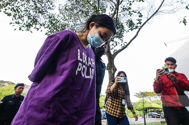 Ibu muda didakwa tekup, cekik bayi sendiri hingga mati