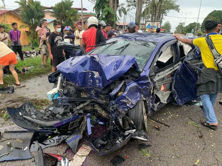 Pemandu Navara mabuk rempuh Vios ditahan, dua budak termasuk bayi parah dalam kemalangan dekat Kluang