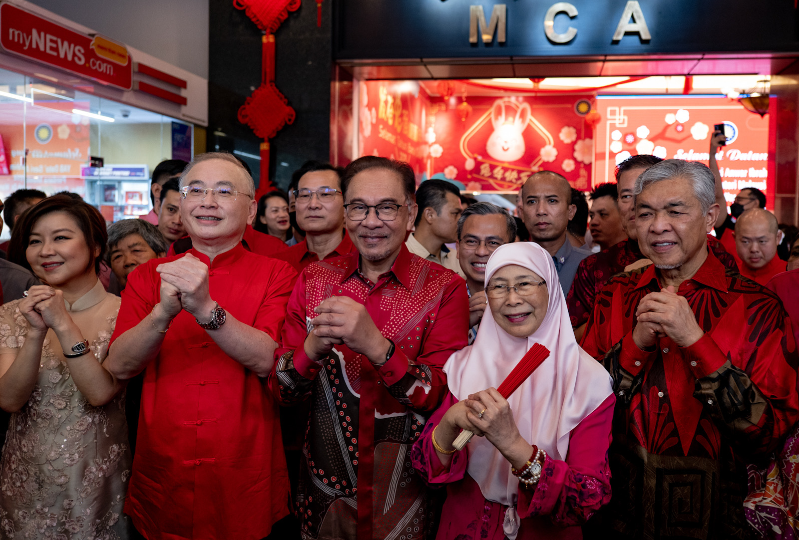 Selepas 25 tahun, Anwar hadir ke Rumah Terbuka Tahun Baharu Cina MCA