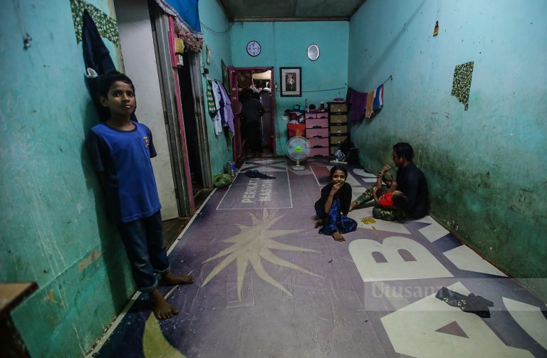 Rohingya di Melaka: Berak di hadapan rumah, penduduk setempat tidak selesa