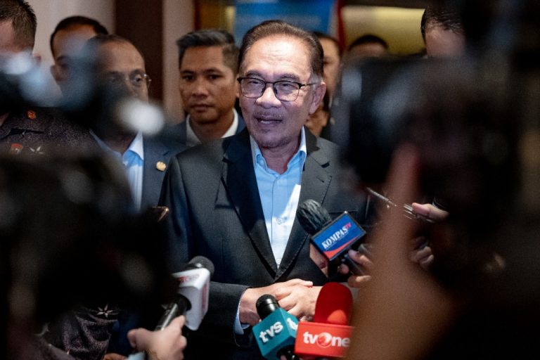 Anwar yakin noktah isu kemiskinan pada tahun ini