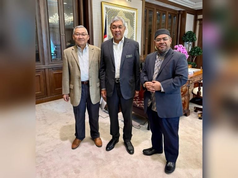 Khairuddin bantu Dusuki dalam Majlis Ulama UMNO – Zahid