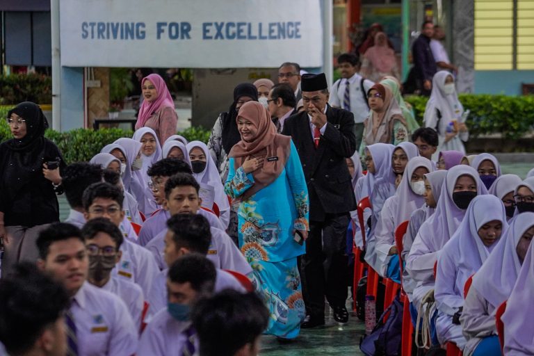 Surat terbuka buat Menteri Pendidikan, YB Fadhlina Sidek