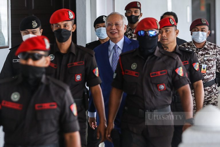 Prosiding kes SRC International bermula jam 9 pagi tadi