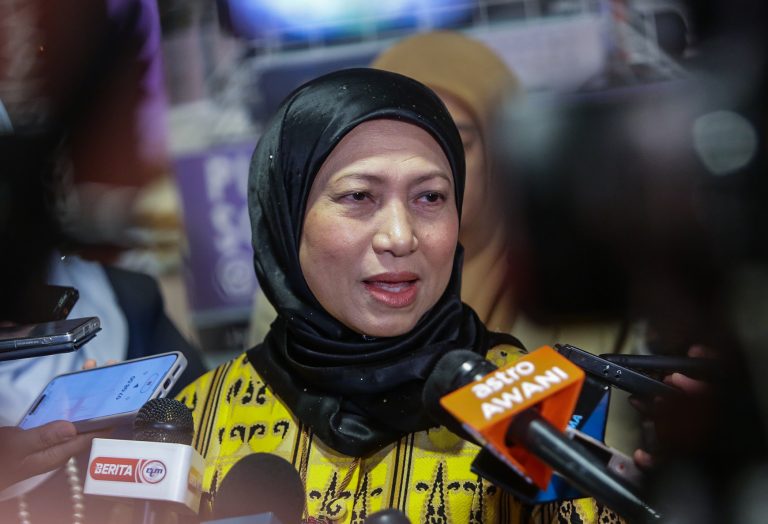 Taska, tadika wajib hubungi ibu bapa bagi elak kes tertinggal dalam kereta – Nancy
