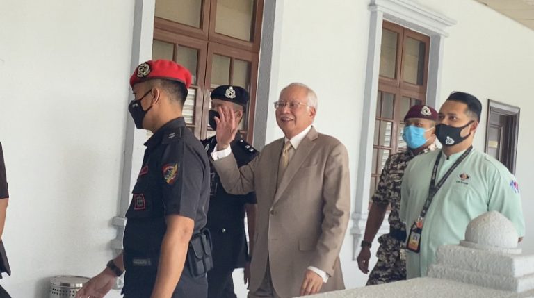 Kes 1MDB: Saksi percaya Jho Low penasihat Najib
