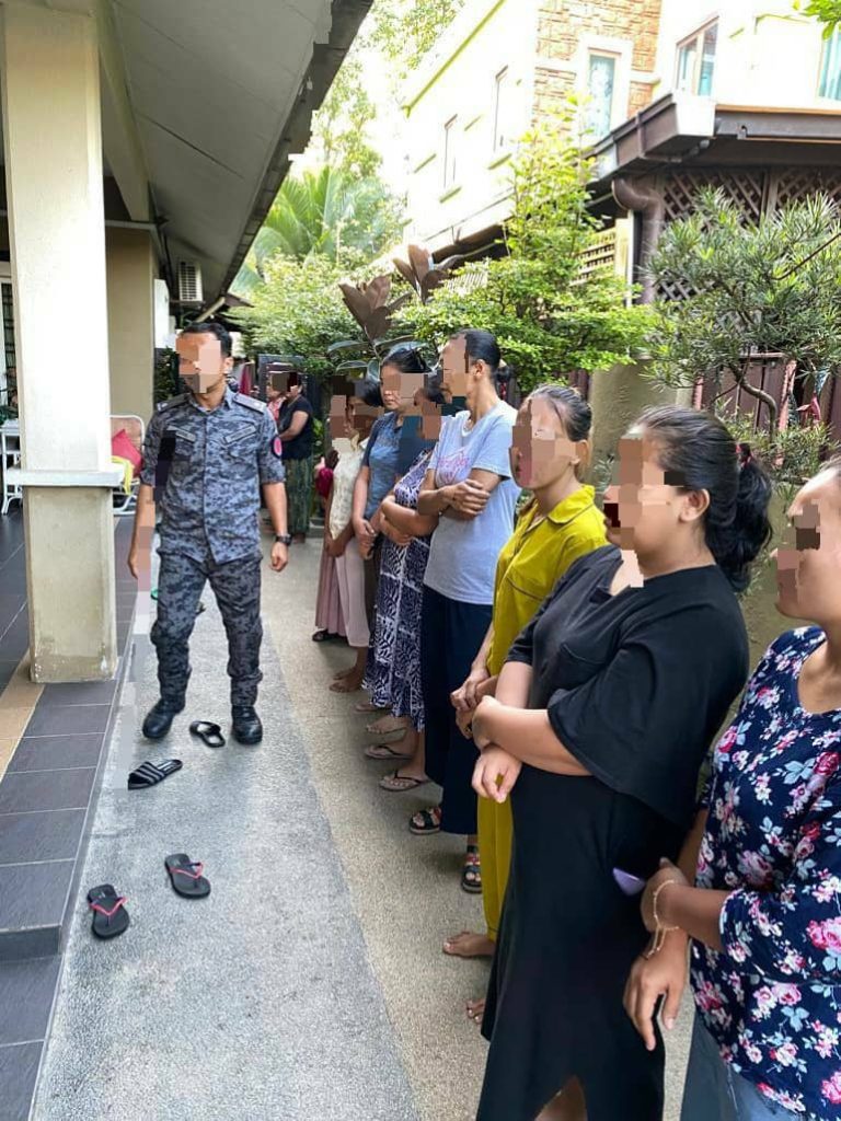 Imigresen tahan datuk dan datin ejen PRA haram