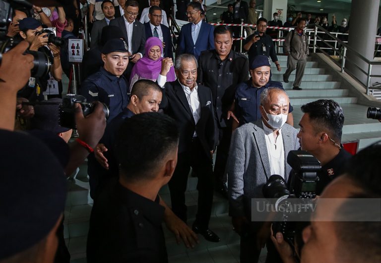 Muhyiddin didakwa terlibat pengubahan wang haram RM5 juta