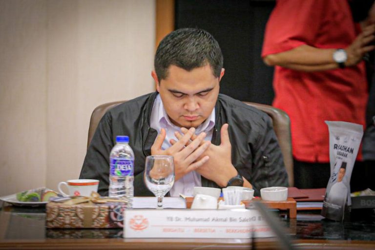Pemuda UMNO bantah pembukaan Pusat Hiburan Privacy Tun Razak, galak amalan LGBT