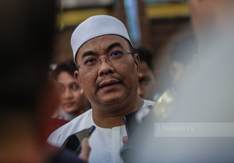 Anwar bawa lelaki Indonesia mohon tanah REE di Kedah, dakwa Sanusi