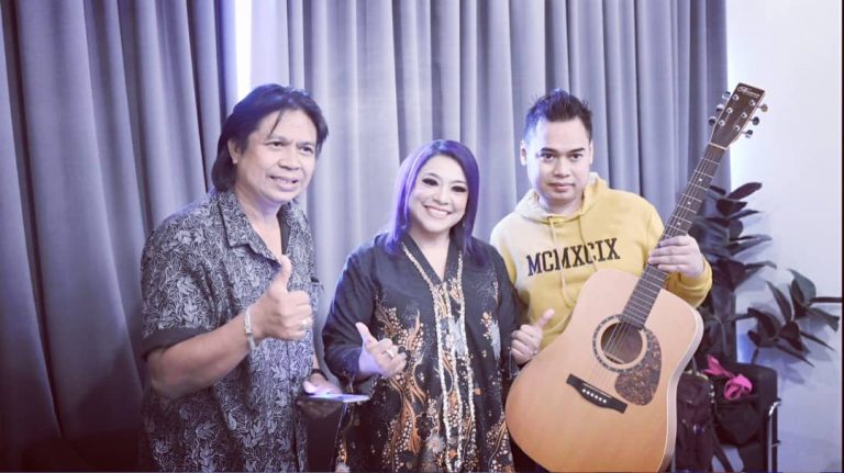[VIDEO] Selepas 45 tahun, Francissca Peter tampil dengan lagu raya pertama, Maaf Ku Pinta