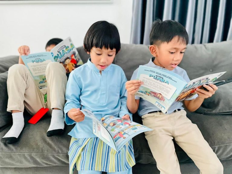  “Isu perli-perli mak ayah yang cakap omputih,” – Tak perlu sakit hati, raikan cara ibu bapa didik anak