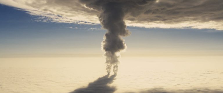 Di sebalik keanehan susuk manusia yang berjalan di atas awan