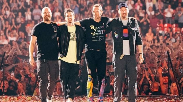 Sah! Coldplay bakal ‘tawan’ Stadium Nasional Bukit Jalil pada 22 November ini! Peminat dah tak sabar nak beli tiket