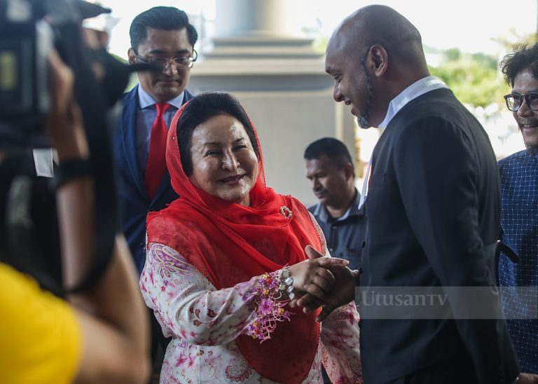 Rosmah dapat pasport lawat Nooryana bakal bersalin di Singapura