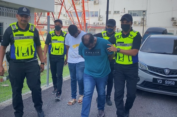Campak mayat dalam gaung: Dua sekawan didakwa bunuh pemilik rangkaian klinik