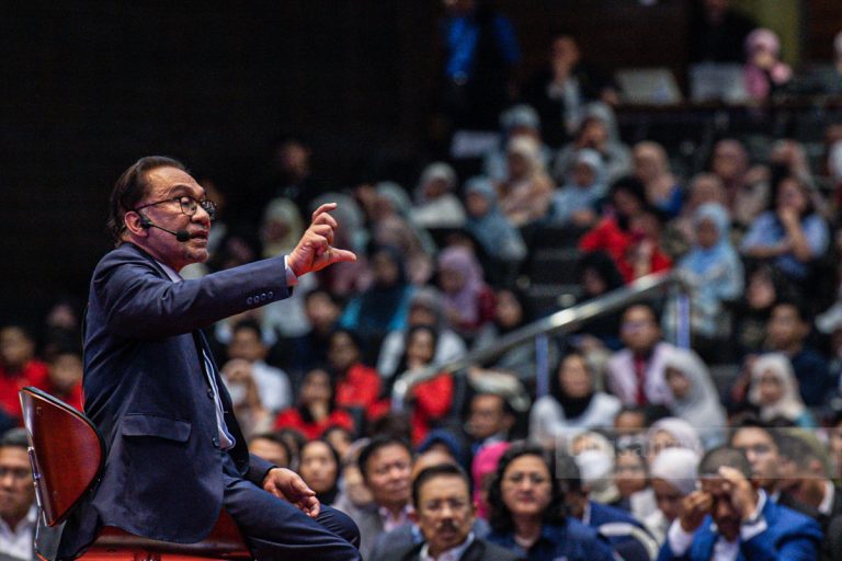 Janji palsu, rasuah antara faktor golongan muda berdepan defisit kepercayaan – Anwar