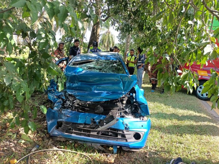 Empat termasuk bayi lapan bulan maut Perodua Bezza bertembung treler