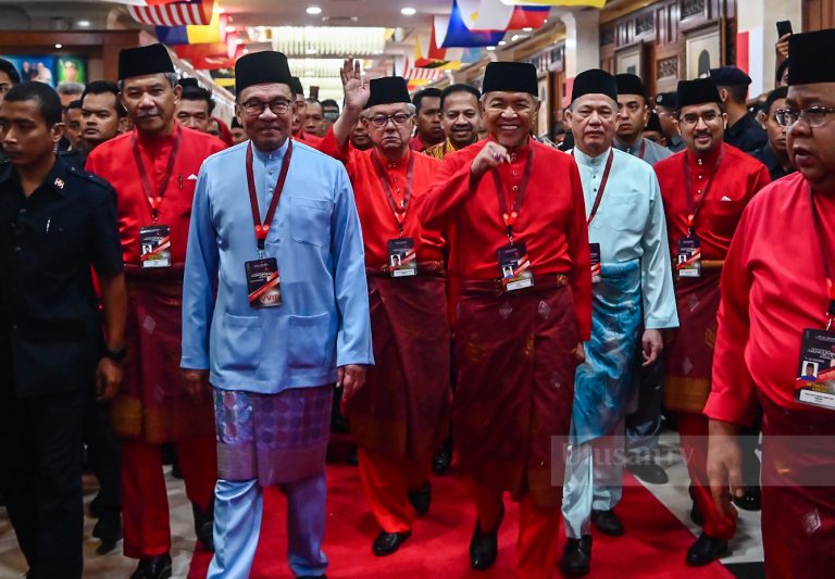 UMNO berterima kasih pada PM bantu proses Najib – Lokman Adam