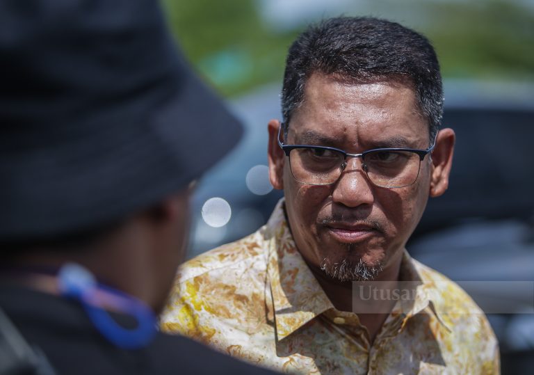 Puad Zarkashi kuat merapu, biar dia terus merapu – Faizal Azumu