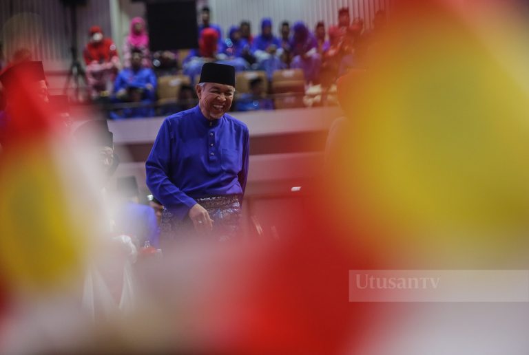 ‘Orang parti’ takkan berkokok hentam UMNO meski dikenakan tindakan