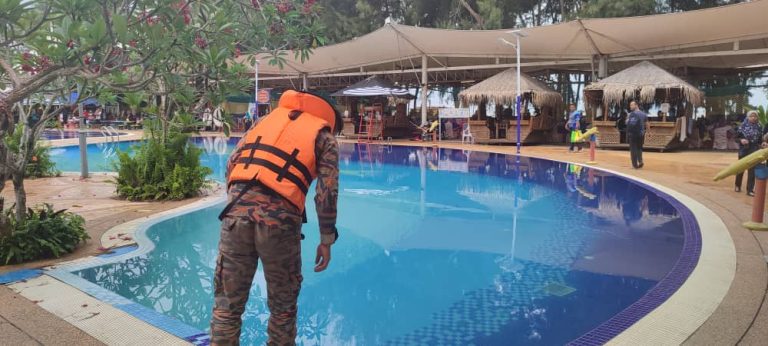 Kanak-kanak 7 tahun mati lemas di kolam taman tema