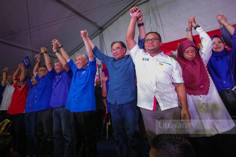 Anwar terus pertahan DAP, tak setuju UMNO diharamkan