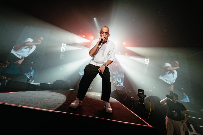 Style habis. ‘This Is Johan Live In Concert’ penuh gaya