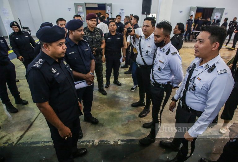 Undi awal: Anggota PGA, FRU tunai tanggungjawab di Markas Briged Tengah – Ayob Khan