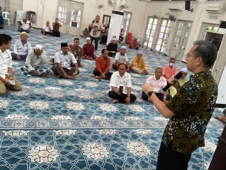 Fitnah ceramah politik di masjid, Fahmi kemuka dua notis tuntutan