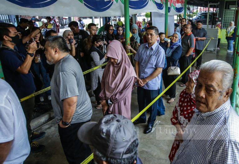 Calon, pemimpin ambil kesempatan mengundi awal pagi