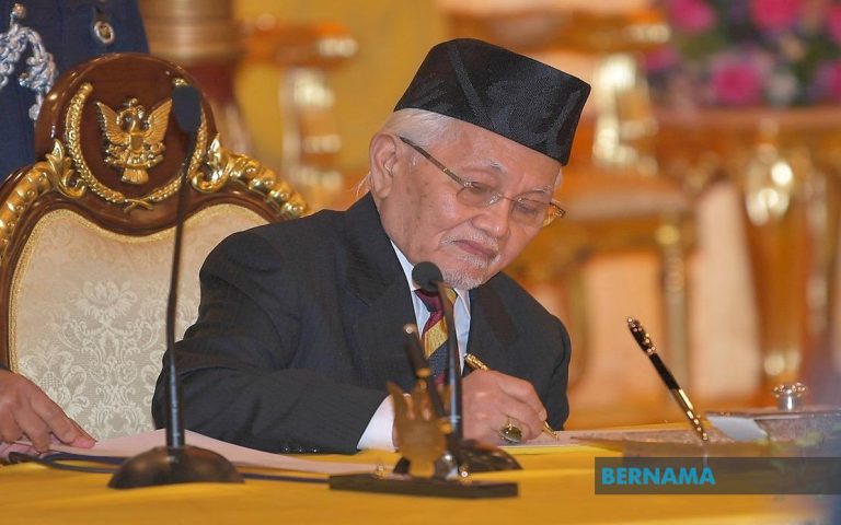 Taib Mahmud terima rawatan di KL – Ketua Polis Negara