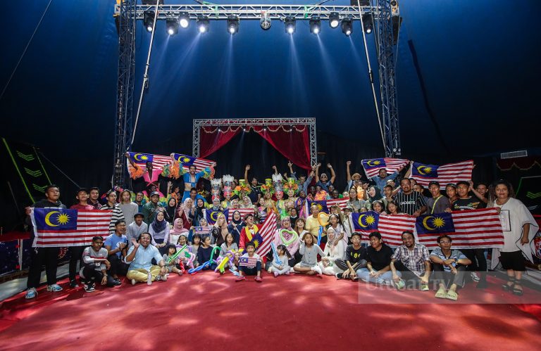 60 kanak-kanak istimewa, gelandangan ceria saksikan Great British Circus
