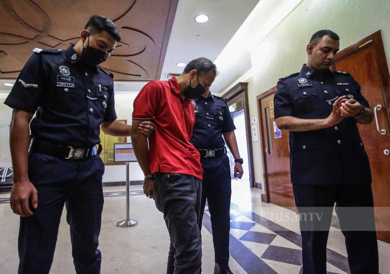 Bekas pegawai bank mengaku tak bersalah ubah had kad kredit