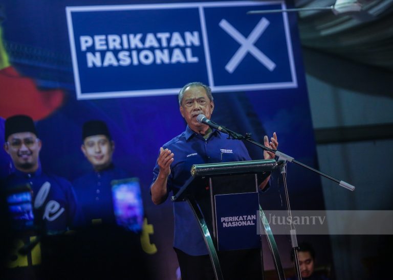 Wan Rosdy bidas Muhyiddin heret institusi istana dalam kempen