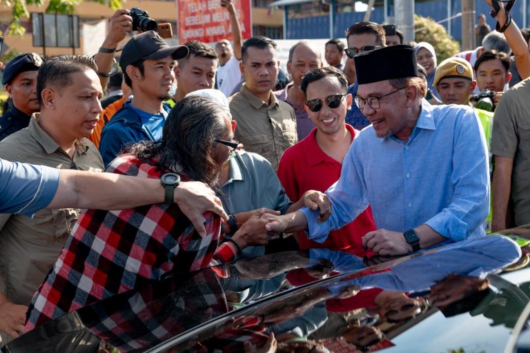 PM ajar lafaz kalimah syahadah kepada saudara baharu
