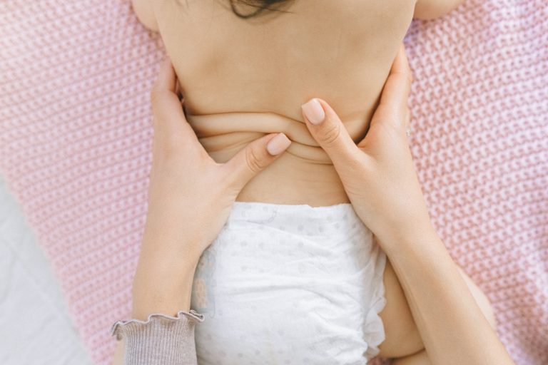 Istimewanya urutan bayi. Perbaiki perkembangan fizikal dan psikososial bayi