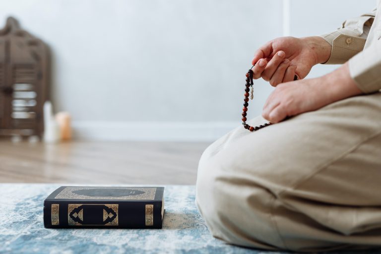Qadha solat fardu atau tunai solat fardu, mana lebih utama?