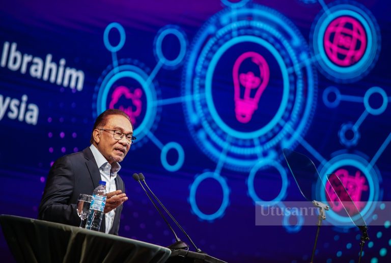 KPM, KPT boleh beri pendedahan awal mengenai literasi kewangan kepada pelajar – PM Anwar